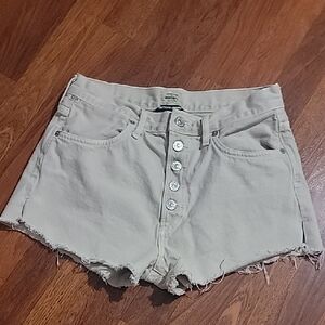 Citizens Of Humanity Cream Shorts Flaw Please Read Size 26 FREE